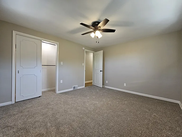 236 McCartney Dr — Photo 42