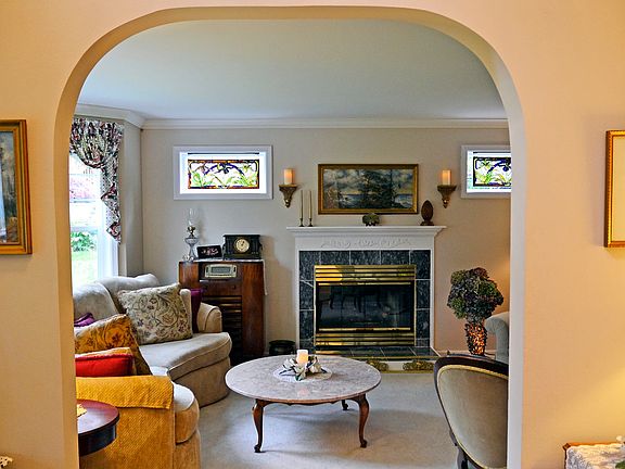 Formal living  left of entry