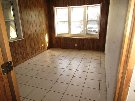5th image of 1521 SW 63rd Ave