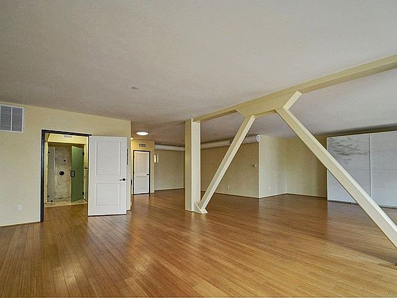 4th image of 255 W 7th St #19
