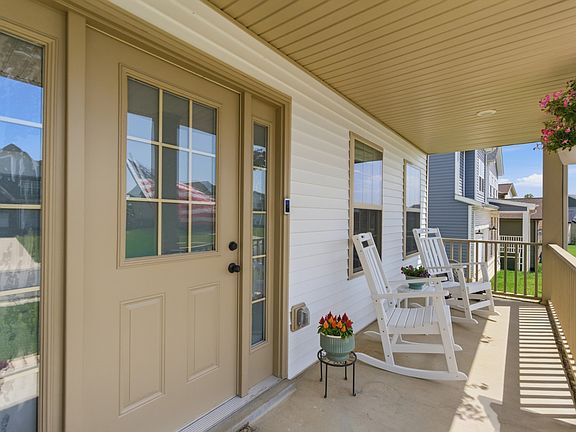 4th image of 767 Banister Dr