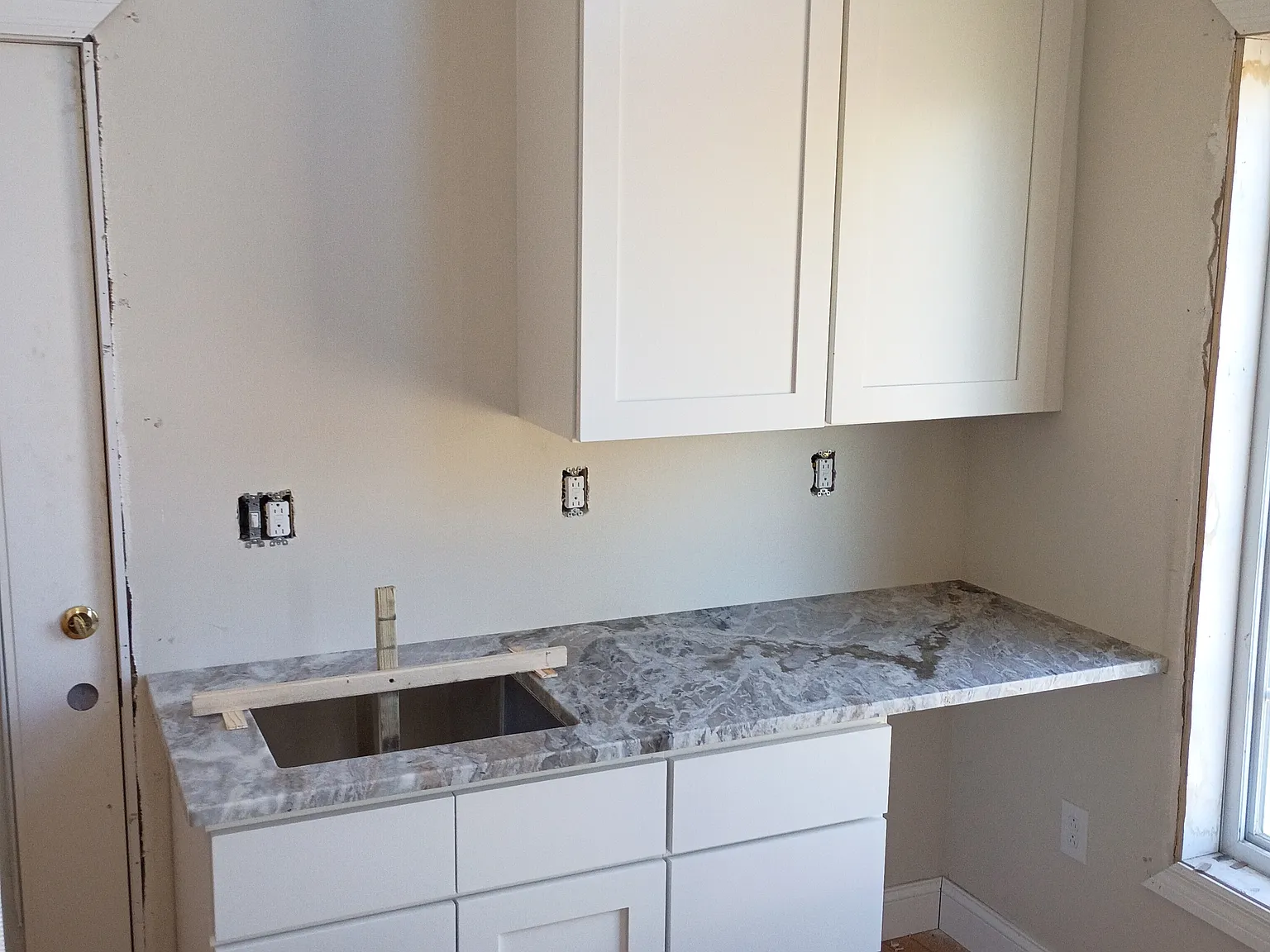 196 Castle Rd — Photo 4