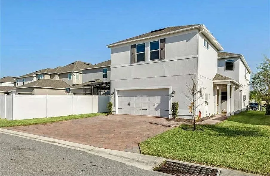 8138 Gray Kingbird Dr
