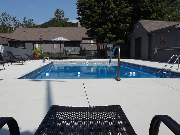 Deer Run Apartments — Photo 20