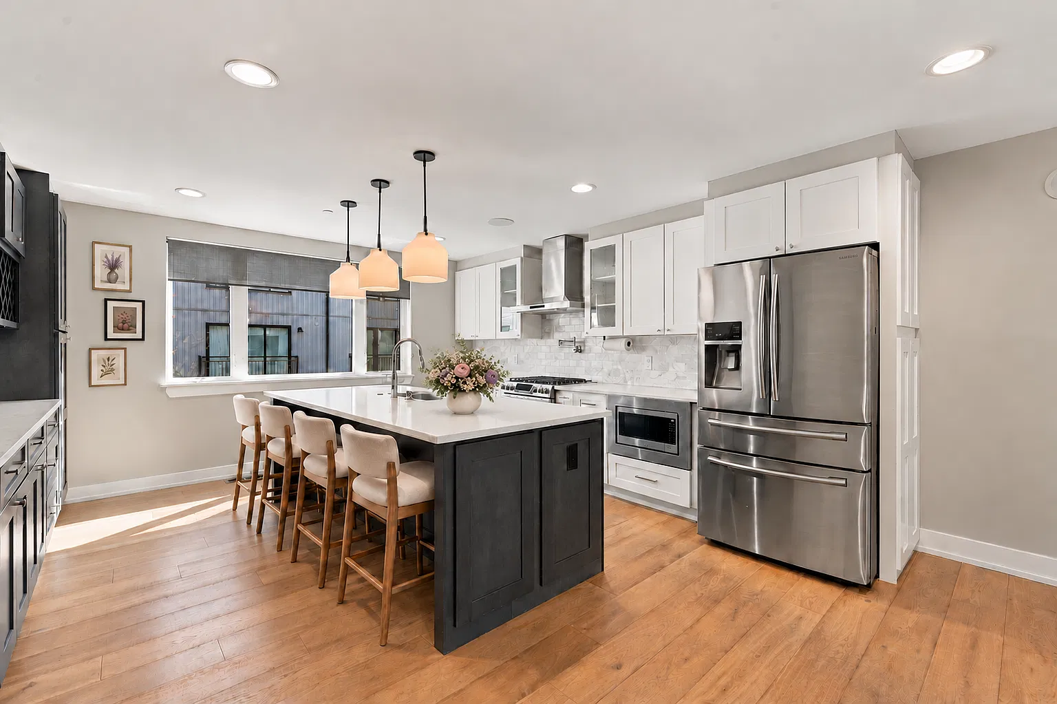 3 bed, 2700 sqft, $4,700 — Photo 4