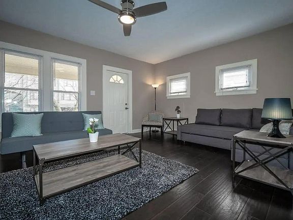 3rd image of 1391 Broadview Ave