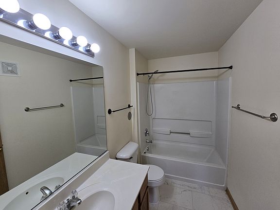 5th image of 2307 Silverstone Dr