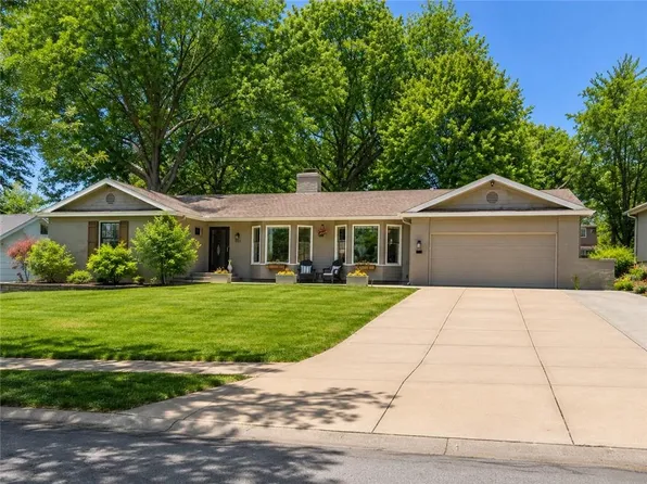 5701 W 84th Ter, Overland Park, KS 66207