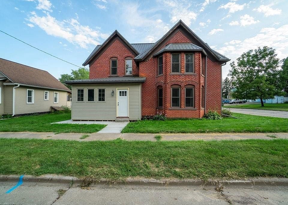 1st image of 23913 Adams Street