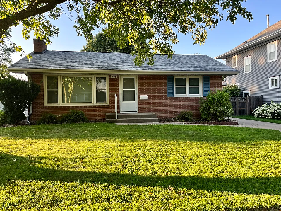208 Highland Dr