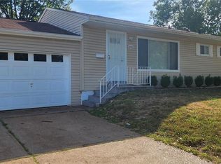 1610 Lakemoor Dr, Saint Louis, MO