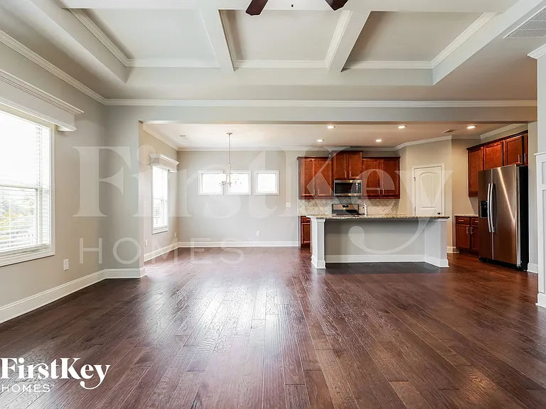 4524 Wilshire Ct — Photo 3