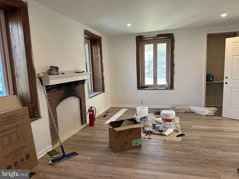 319 W Ridge Pike #100 — Photo 4