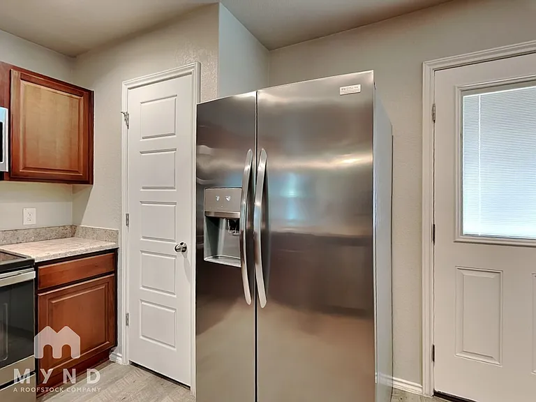 210 Savage St — Photo 6