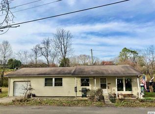 1016 Honeysuckle Rd, Maryville, TN 37801