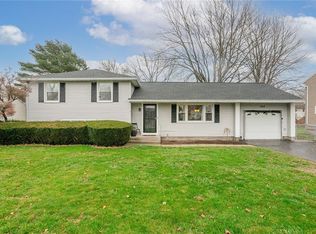 504 Fetzner Rd, Rochester, NY 14626