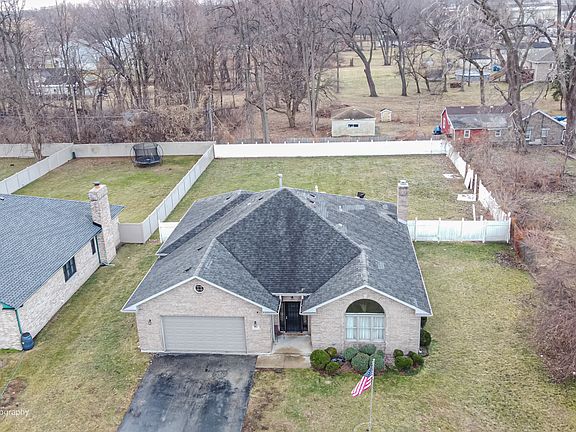 4th image of 4211 135th St