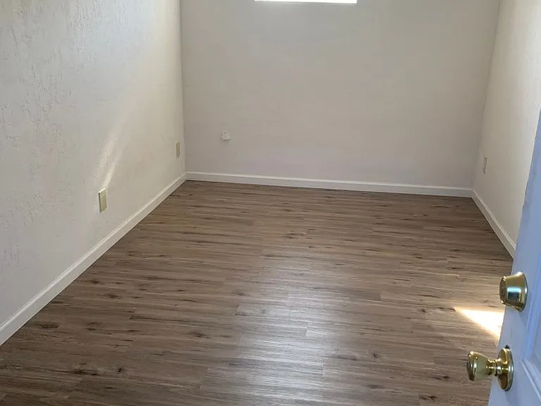 615 N Berry Ave — Photo 4