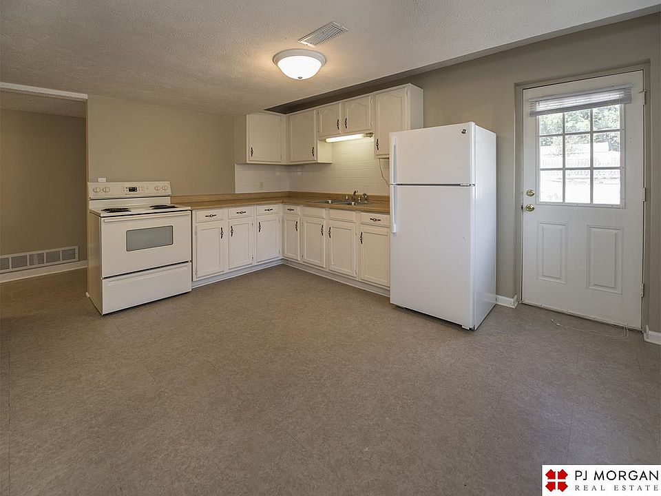 1st image of 3012 1/2 S 60th St
