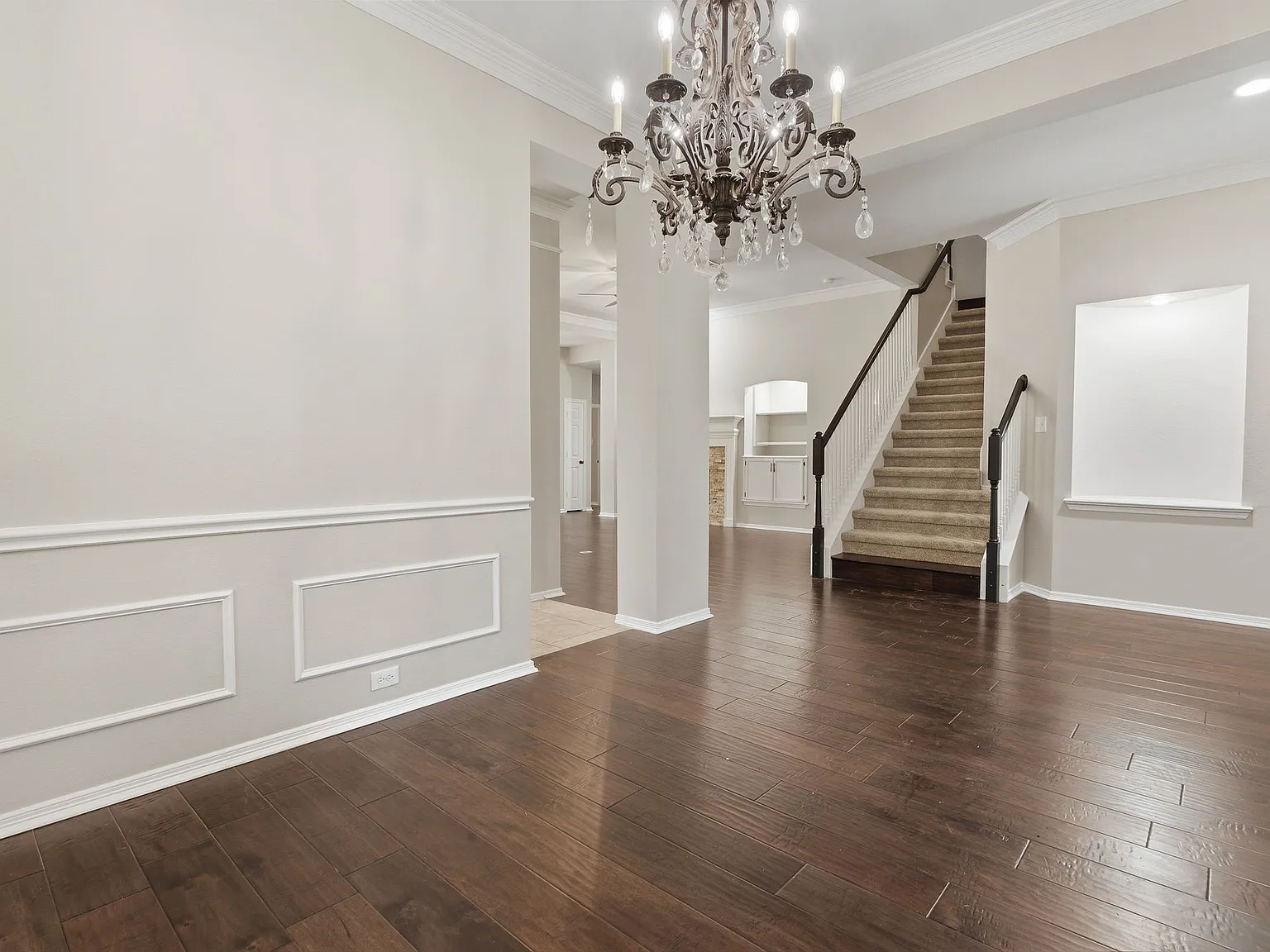 4 bed, 3.5 bath, 3269 sqft, $3,995 — Photo 2
