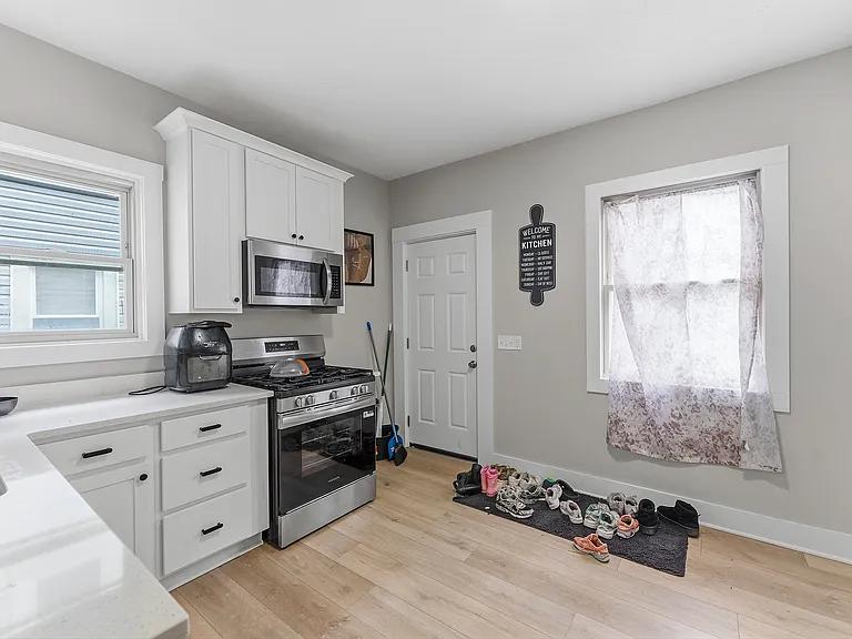 9615 Larnder Ave #1 — Photo 10