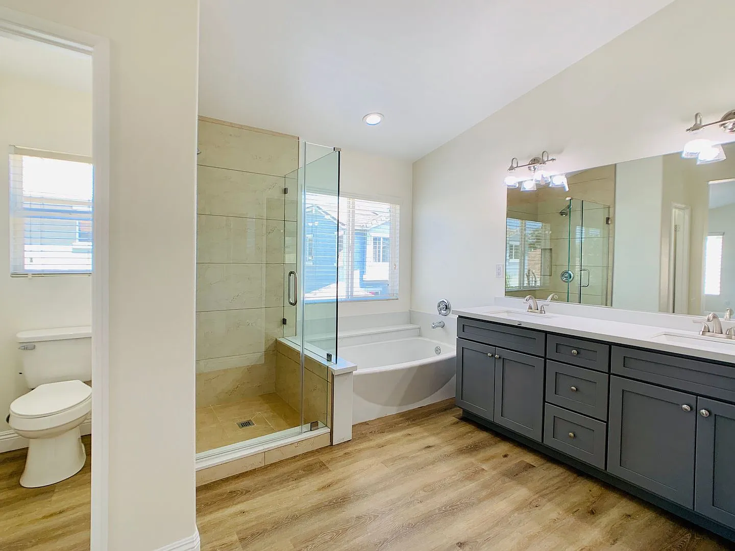 Spacious 6-Bedroom Cape Cod Home in Etiwanda 7841 Amarone Place, Rancho Cucamonga — Photo 4