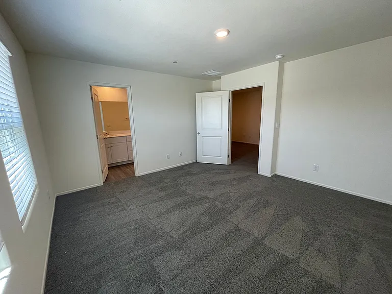 1923 Stanza Vista St — Photo 11
