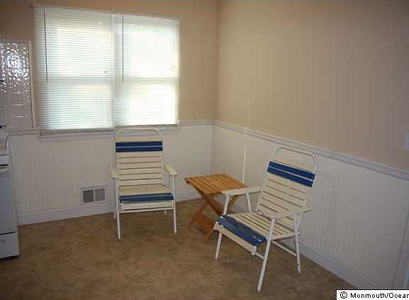 4th image of 1214 Tyler Dr