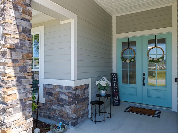 5th image of 26 CYPRESS BANKS Drive
