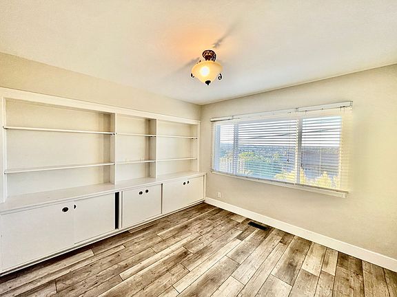 5th image of 6336 Rockhurst Dr