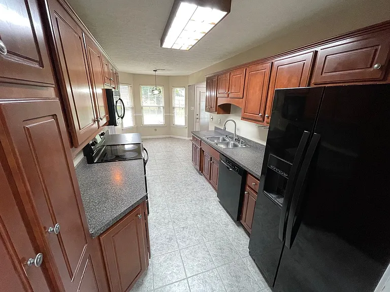 1547 Overlook Cir — Photo 9