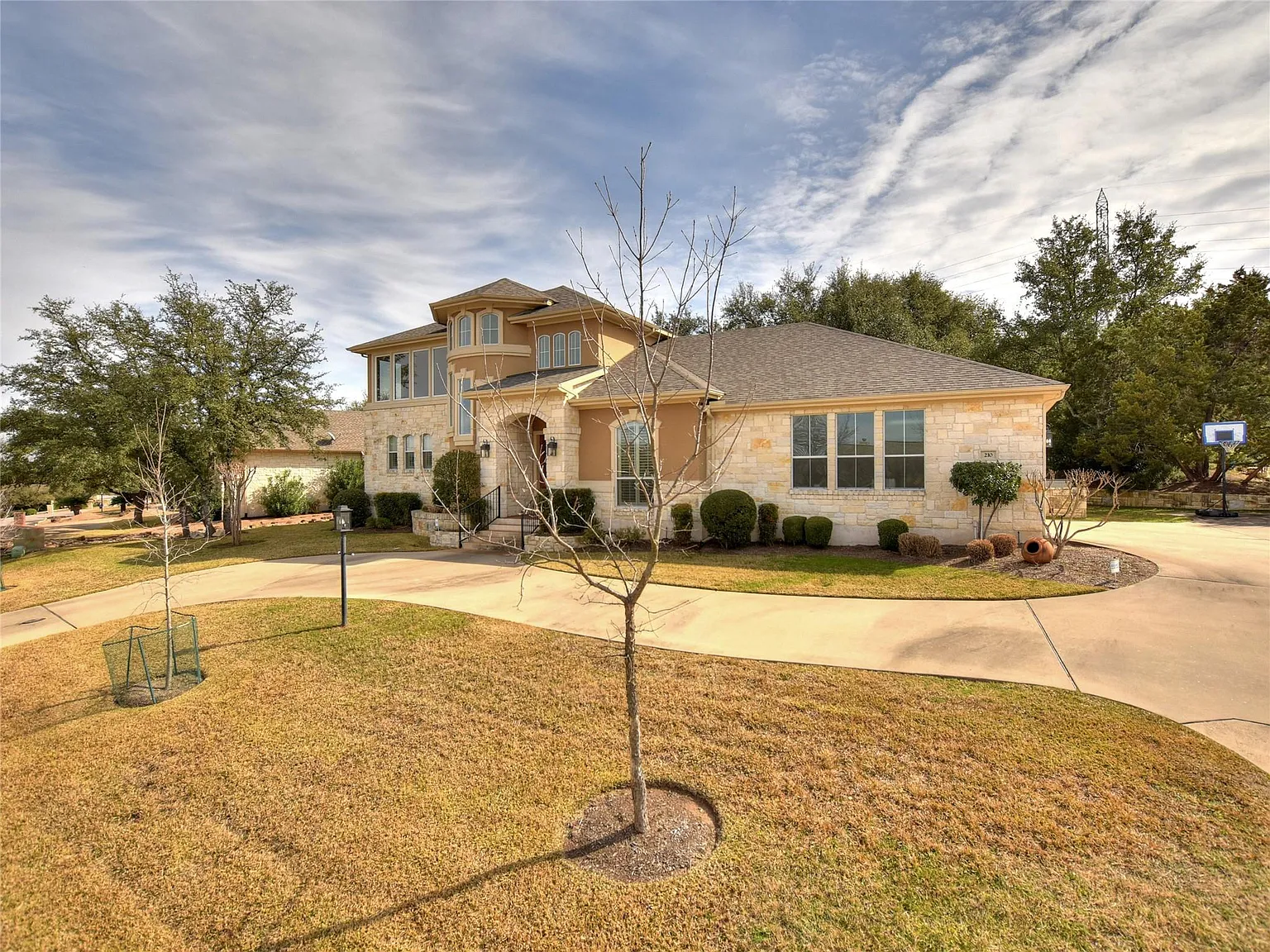 4 bed, 3.5 bath, 3100 sqft, $3,995 — Photo 3