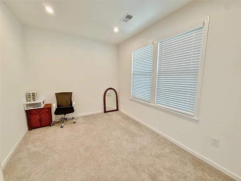 1810 Primrose Park Rd — Photo 4