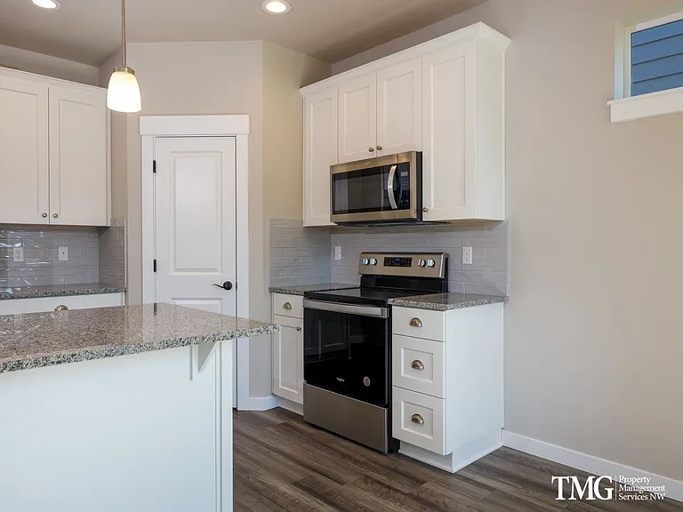 7242 S Ridge Way — Photo 9