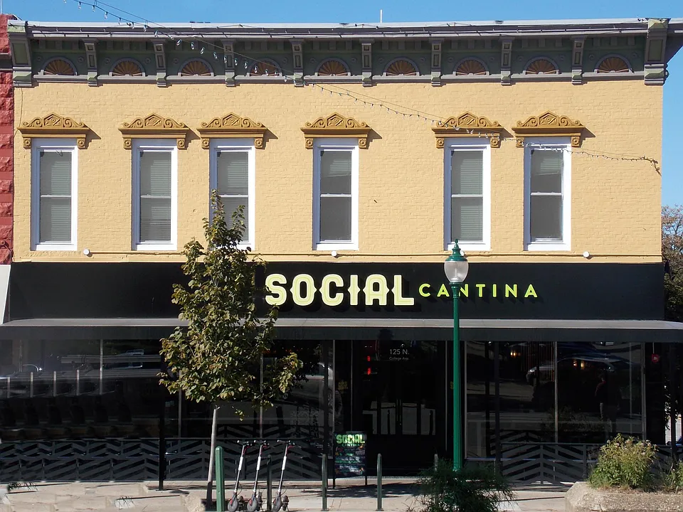 131 N College Ave