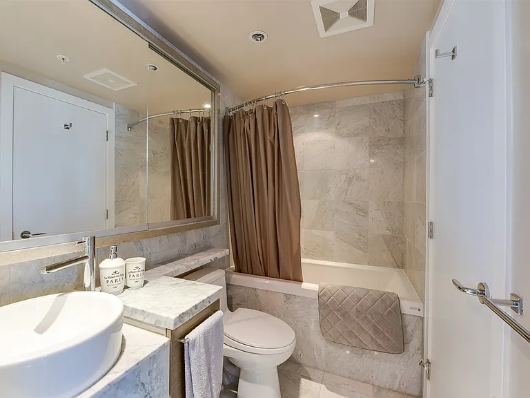 833 Seymour St #1707 — Photo 11