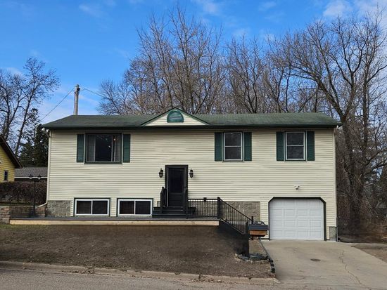 414 SE 14th St, Brainerd, MN 56401