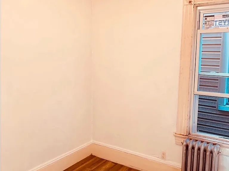 144 Lawrence St — Photo 13