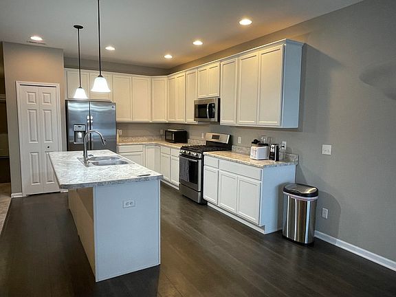 5th image of 6320 Glenbrook Ave