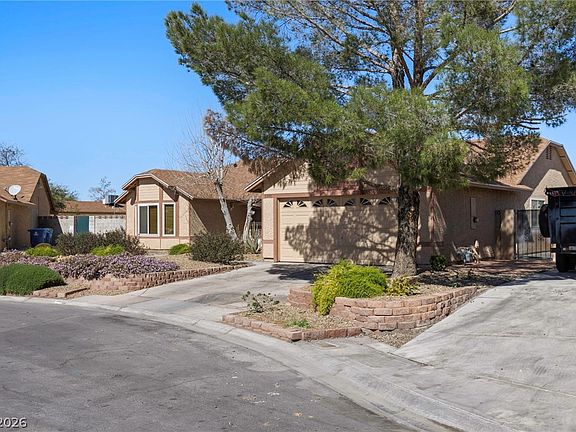 3rd image of 5540 Rabbit Springs Rd