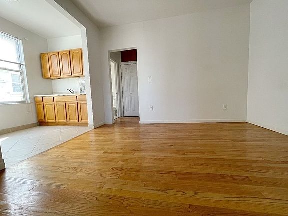 4th image of 34-32 44th St #2F