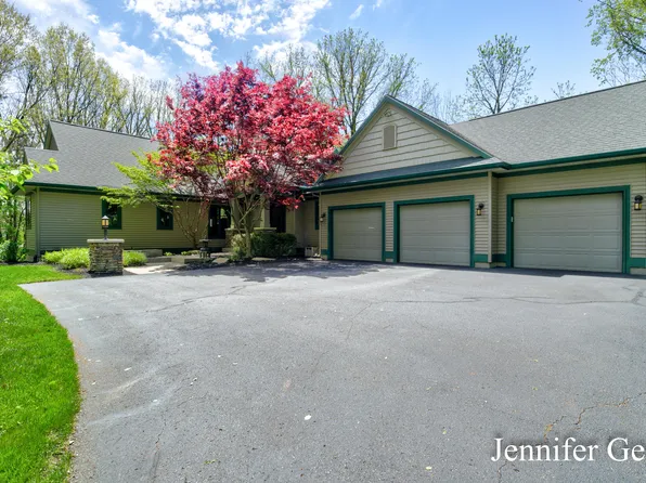 6280 Montmorency Dr SE, Caledonia, MI 49316