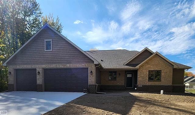 1st image of 33600 Lakeview Dr