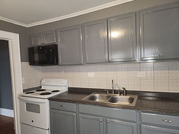 2nd image of 704 3rd St #B