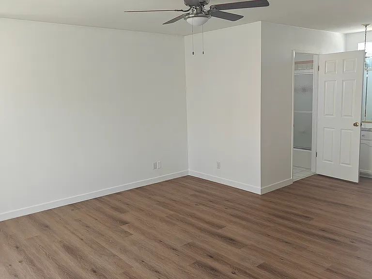 234 Roswell Ave — Photo 21