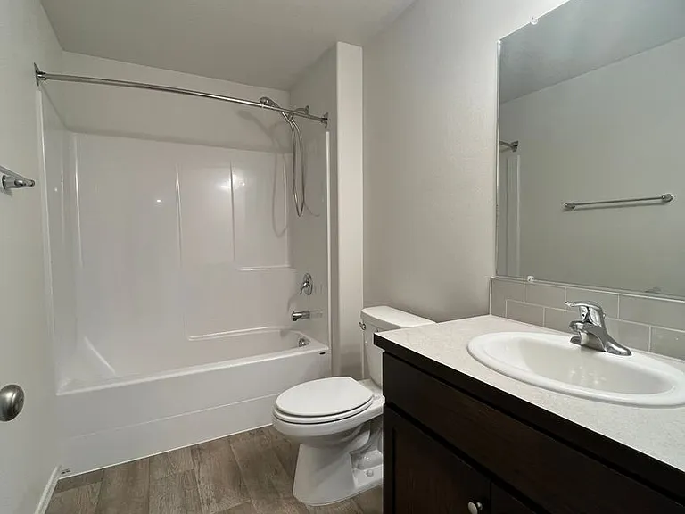 1023 W Aspen Rd — Photo 5
