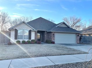 3059 Raven Ln, Fayetteville, AR 72704