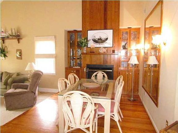 5th image of 907 Fairway Dr #907
