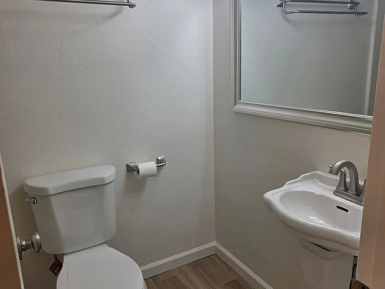 2300 Dickerson Rd #29 — Photo 3
