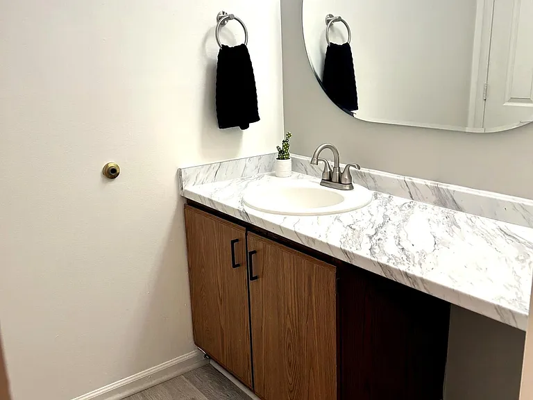 2422 Woodstock Ave — Photo 12